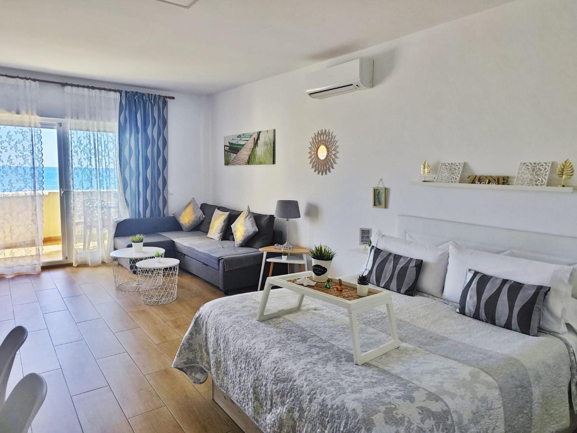 Benalbeach Holidays เบนัลมาเดนา ภายนอก รูปภาพ