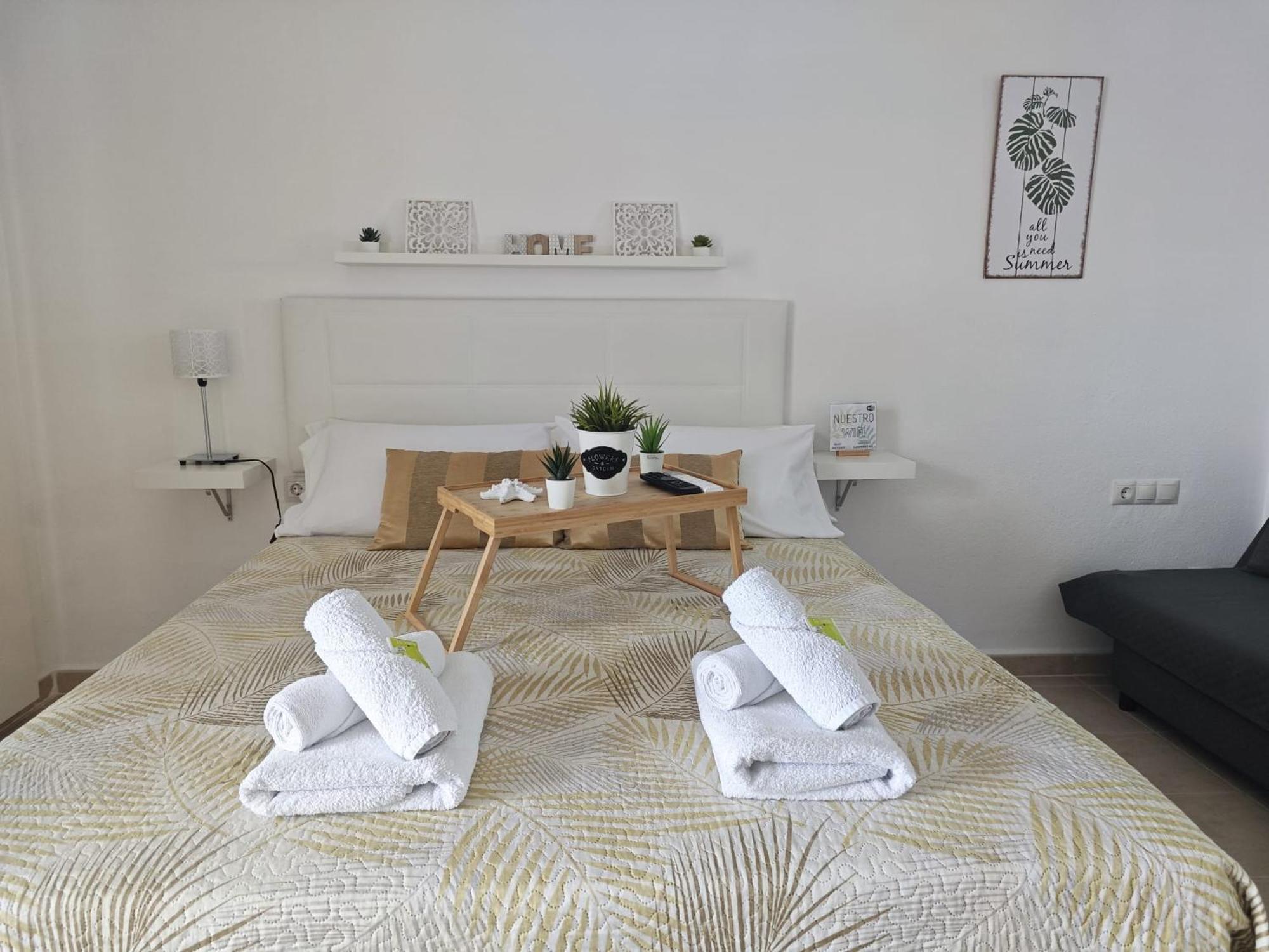 Benalbeach Holidays เบนัลมาเดนา ภายนอก รูปภาพ